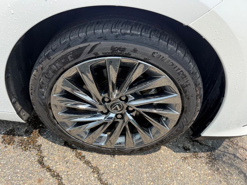Used 2024 Lexus ES Sedan