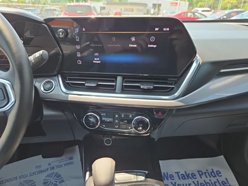Used 2025 Chevrolet Trax SUV