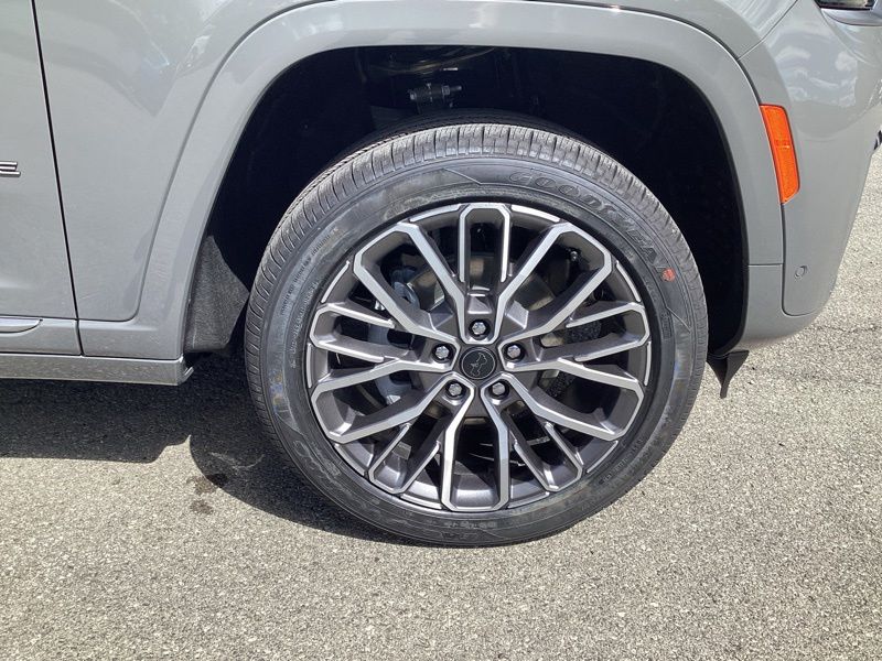 New 2027 Jeep Grand Cherokee SUV