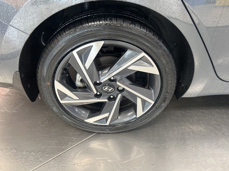 Used 2025 Hyundai Elantra Hybrid Sedan