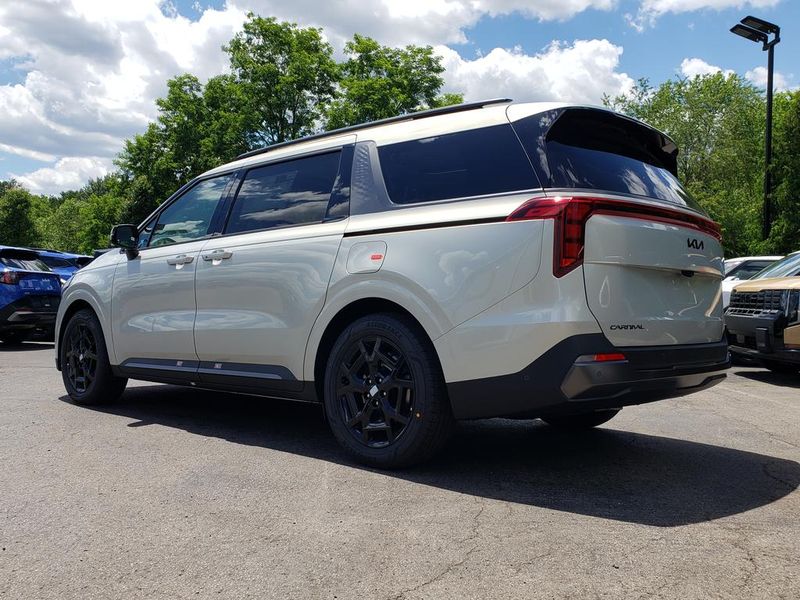 New 2026 Kia Carnival MPV Van