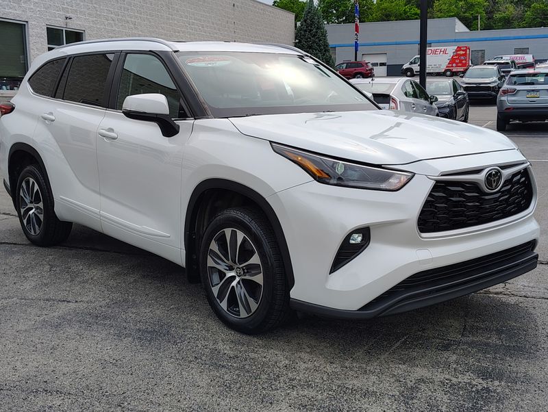 Used 2023 Toyota Highlander SUV