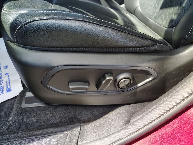 Used 2025 Jeep Grand Cherokee SUV