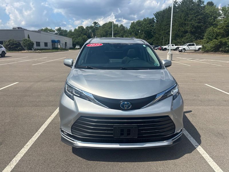 Used 2022 Toyota Sienna Van