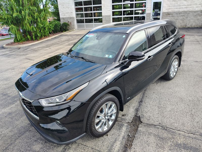 Used 2023 Toyota Highlander Hybrid SUV