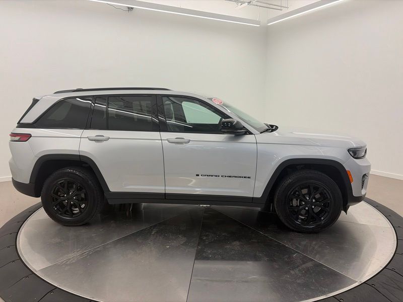 Used 2024 Jeep Grand Cherokee SUV