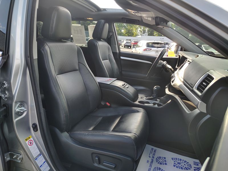 Used 2017 Toyota Highlander SUV