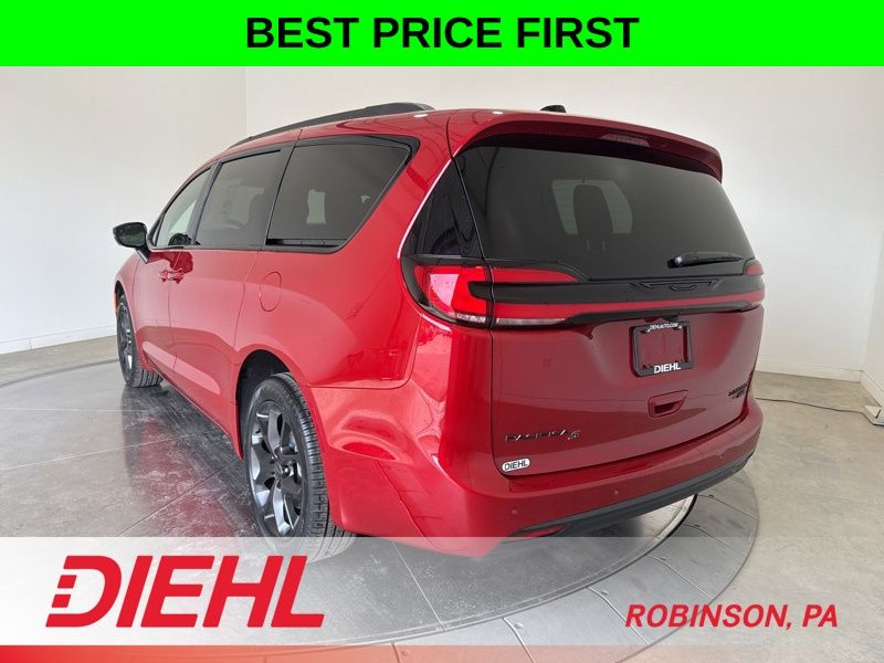 New 2027 Chrysler Pacifica Van