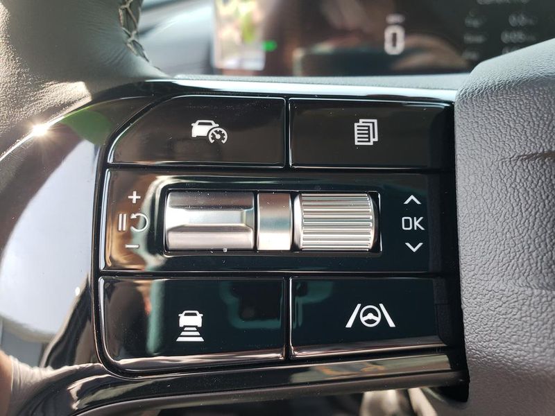 New 2027 Kia Carnival MPV Hybrid Van