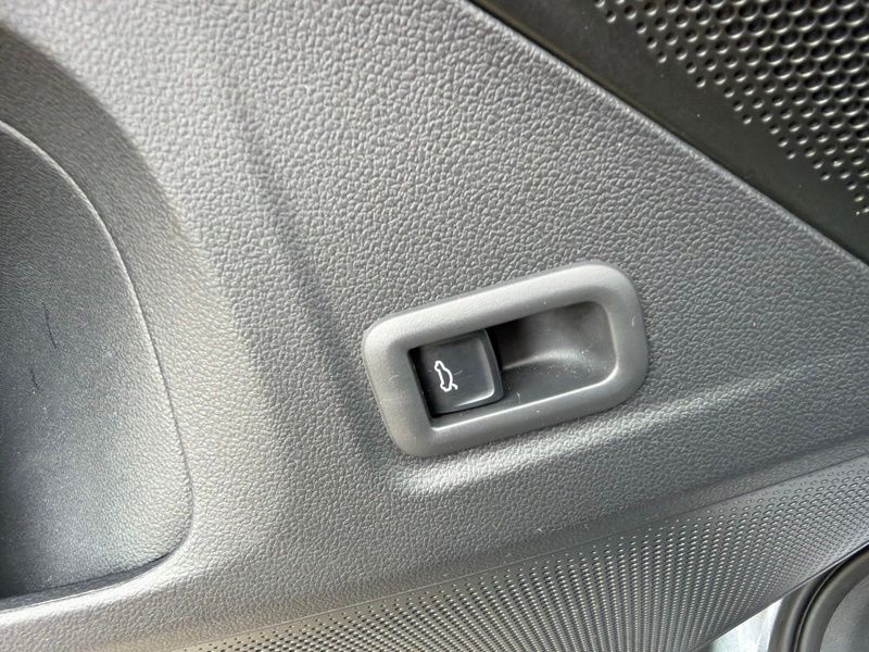 Used 2025 Volkswagen Tiguan SUV
