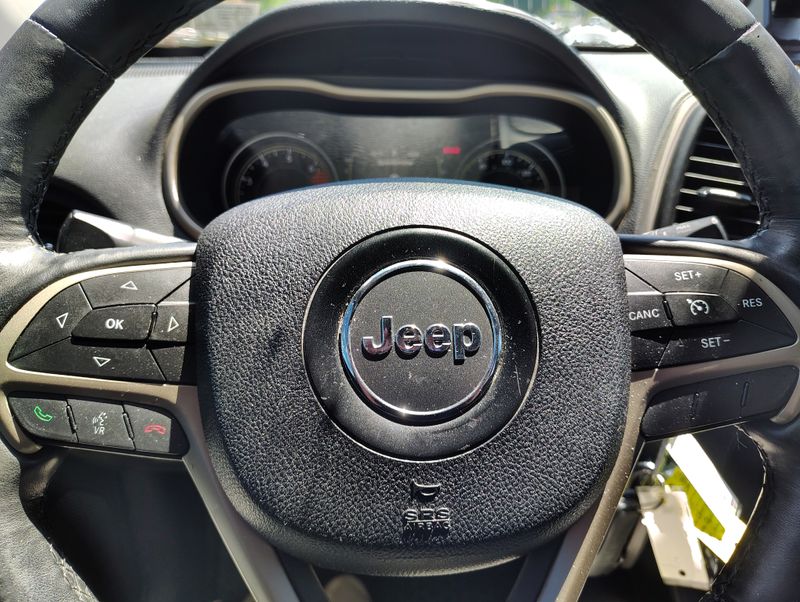 Used 2016 Jeep Cherokee SUV