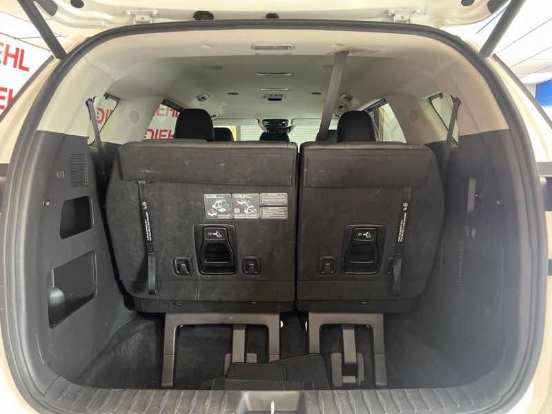 Used 2023 Kia Carnival Van