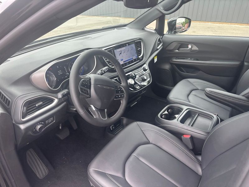 New 2027 Chrysler Pacifica Van