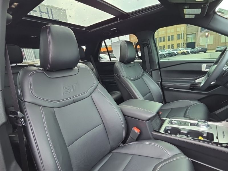 Used 2024 Ford Explorer SUV