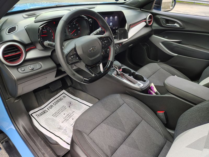 Used 2024 Chevrolet Trax SUV