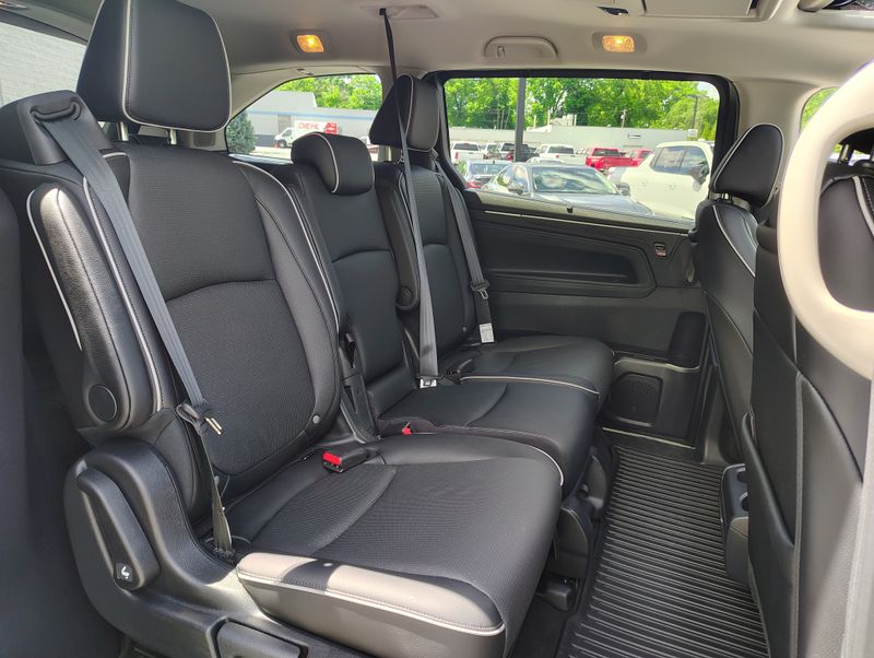 Used 2025 Honda Odyssey Van