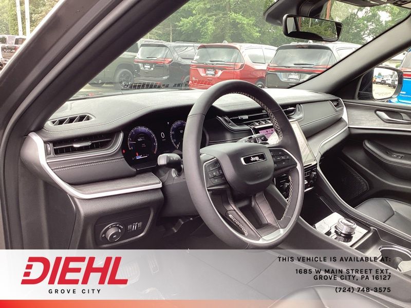 Used 2025 Jeep Grand Cherokee SUV