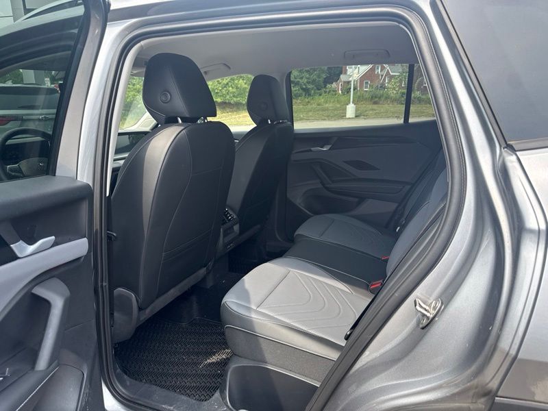 Used 2025 Volkswagen Tiguan SUV