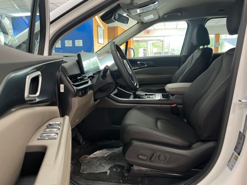 New 2026 Kia Carnival MPV Van