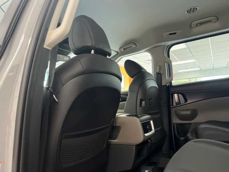 New 2027 Kia Carnival MPV Van