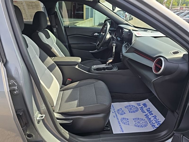 Used 2024 Chevrolet Trax SUV