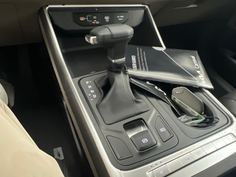 New 2027 Kia Carnival MPV Van