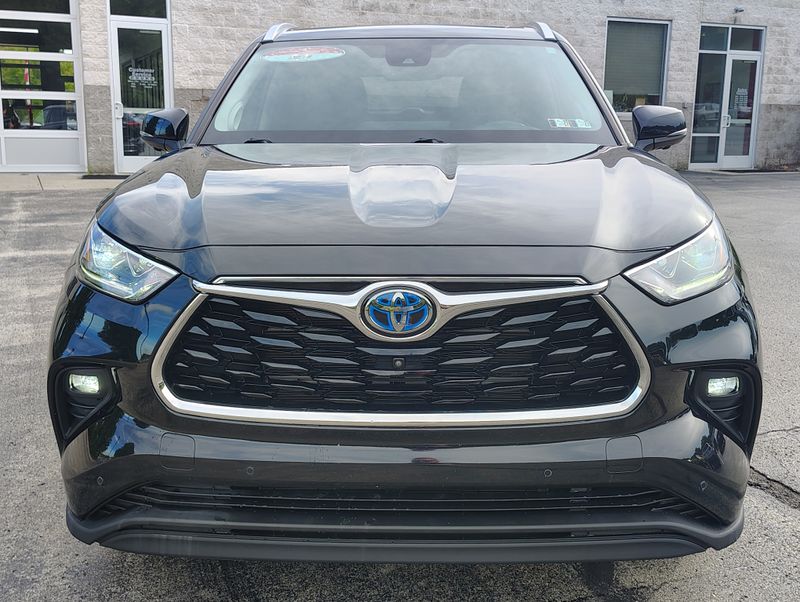 Used 2023 Toyota Highlander Hybrid SUV