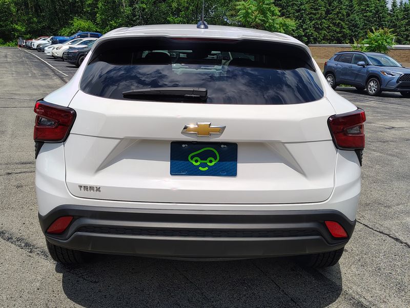Used 2024 Chevrolet Trax SUV