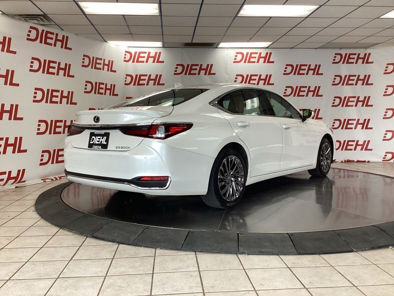 Used 2024 Lexus ES Sedan