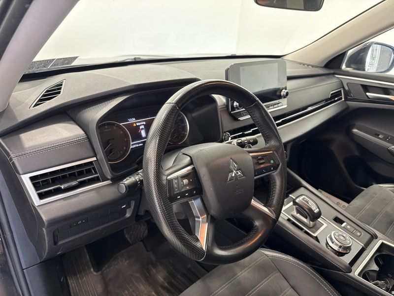 Used 2024 Mitsubishi Outlander SUV