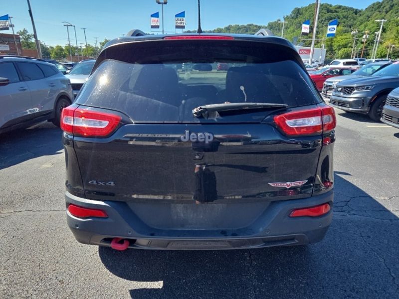 Used 2018 Jeep Cherokee SUV
