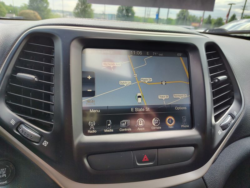 Used 2016 Jeep Cherokee SUV