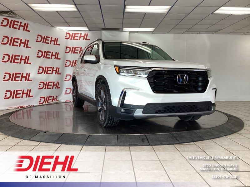 2023 Honda Pilot Touring AWD's photo