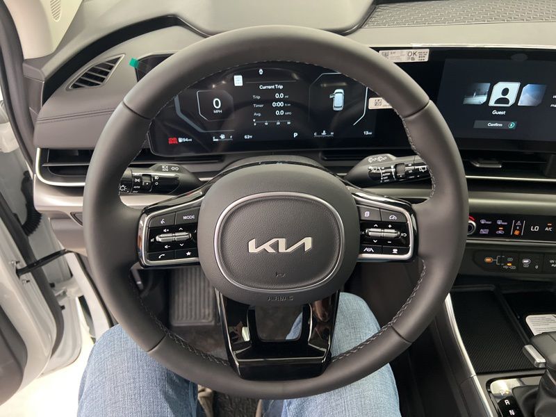 New 2026 Kia Carnival MPV Van