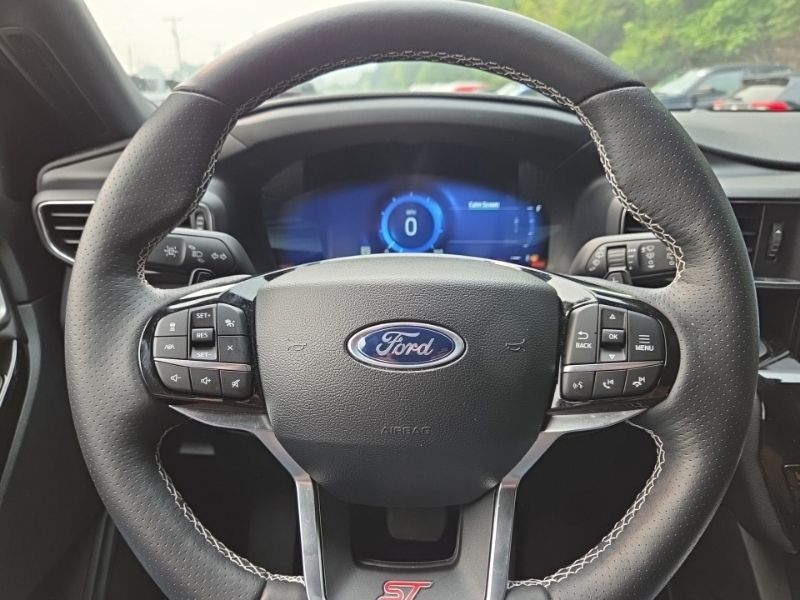 Used 2024 Ford Explorer SUV