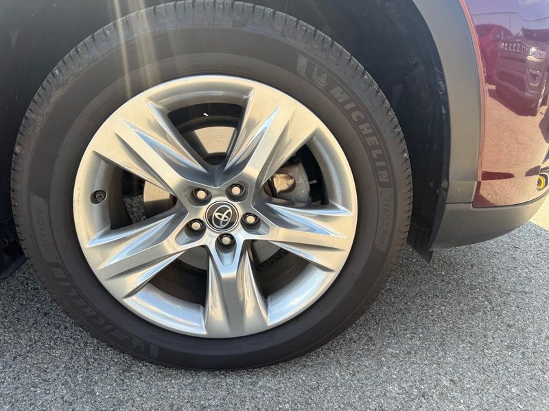 Used 2017 Toyota Highlander SUV