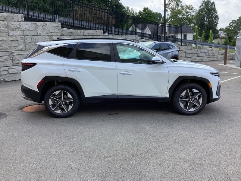 New 2026 Hyundai Tucson Hybrid SUV