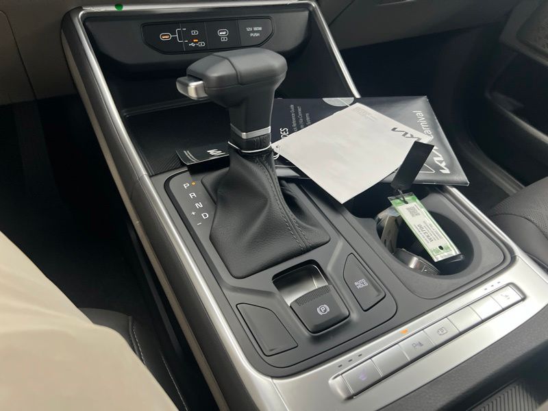 New 2027 Kia Carnival MPV Van