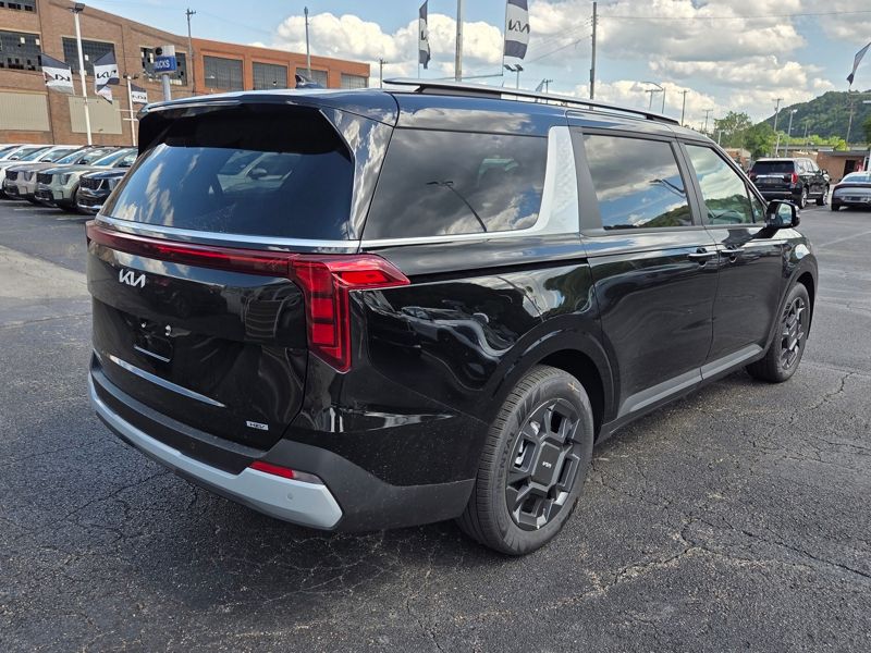New 2026 Kia Carnival Hybrid Van