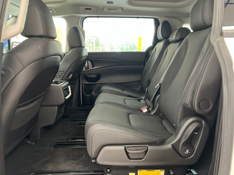 New 2026 Kia Carnival MPV Van