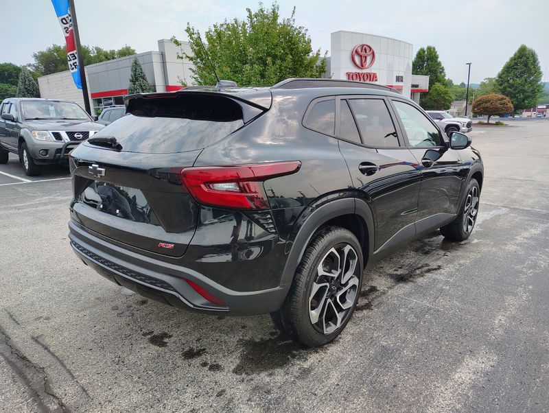 Used 2024 Chevrolet Trax SUV