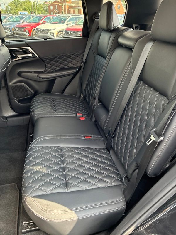 Used 2024 Mitsubishi Outlander SUV