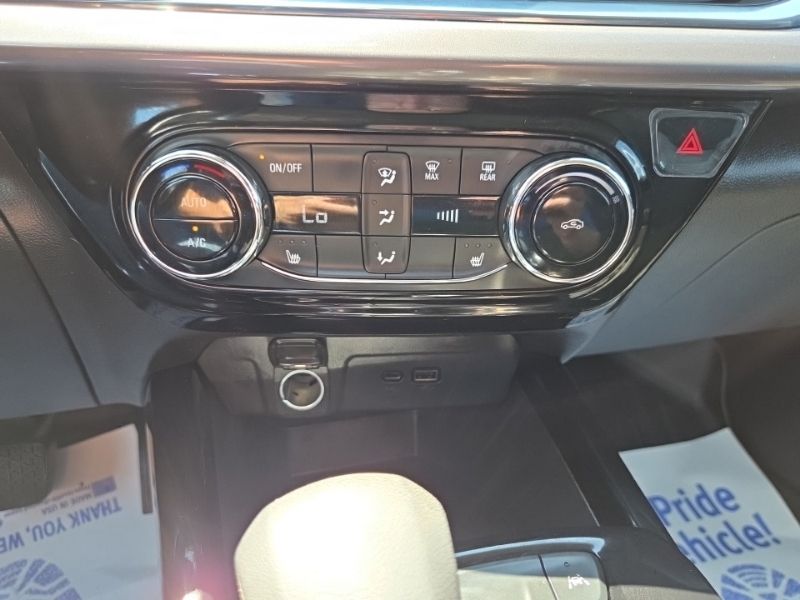 Used 2025 Chevrolet Trax SUV