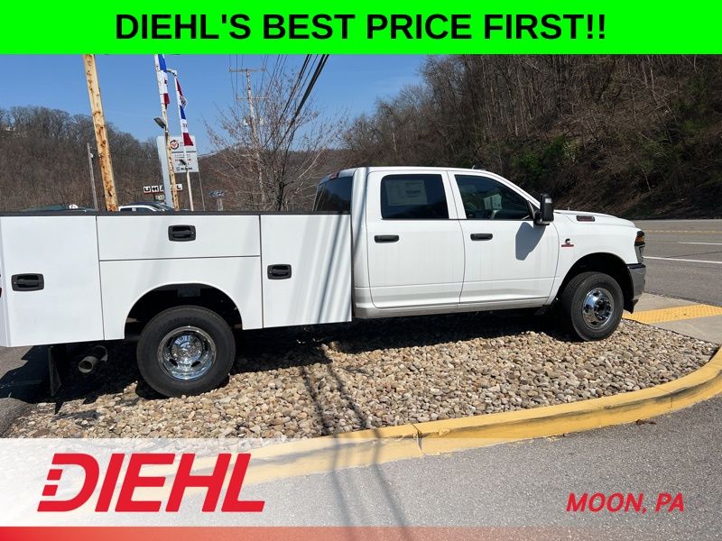 Bright White Clearcoat 2026 RAM 3500 Chassis Tradesman Crew Cab LB DRW 4WD Pickup Truck Four-Wheel Drive 8-Speed Automatic