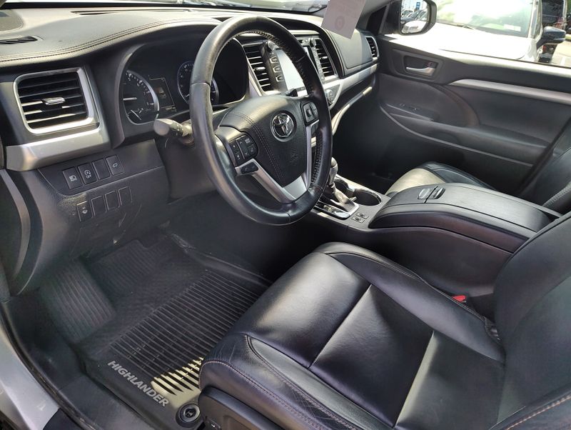 Used 2017 Toyota Highlander SUV