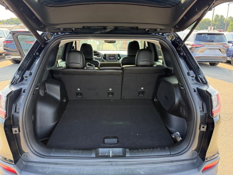 Used 2023 Jeep Cherokee SUV