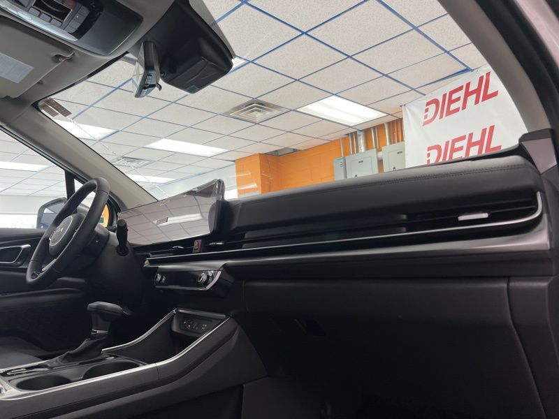 New 2026 Kia Carnival MPV Van