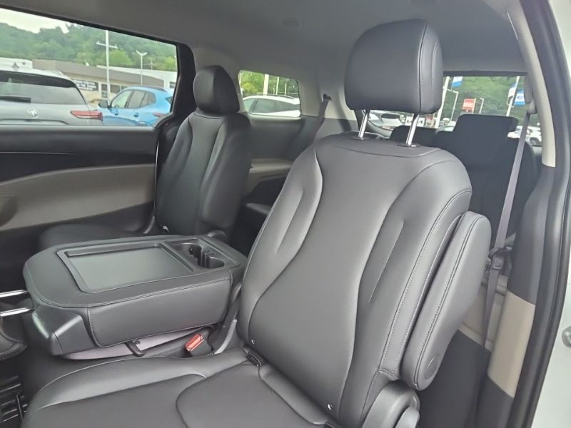 New 2027 Kia Carnival MPV Van