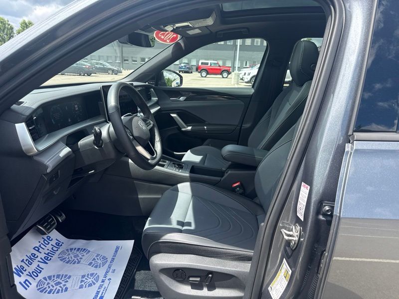Used 2025 Volkswagen Tiguan SUV