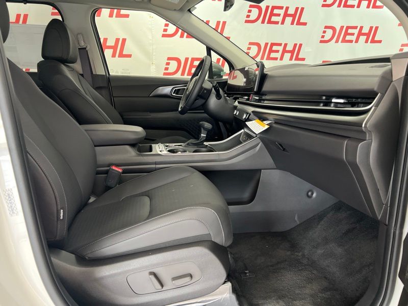 New 2026 Kia Carnival MPV Van